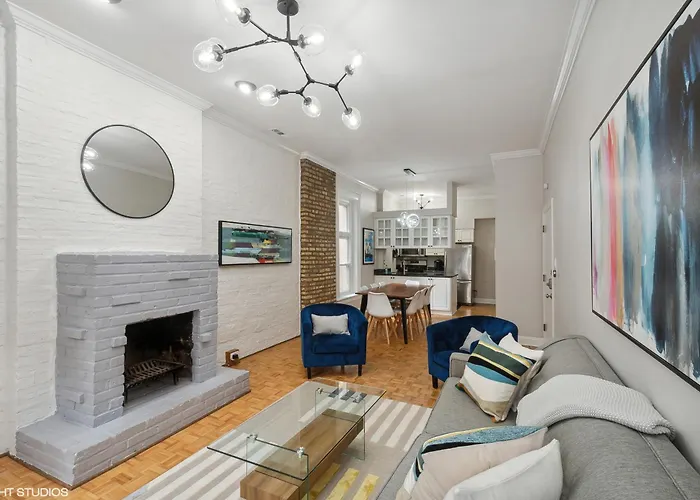Brilliant Downtown 3-bedroom *