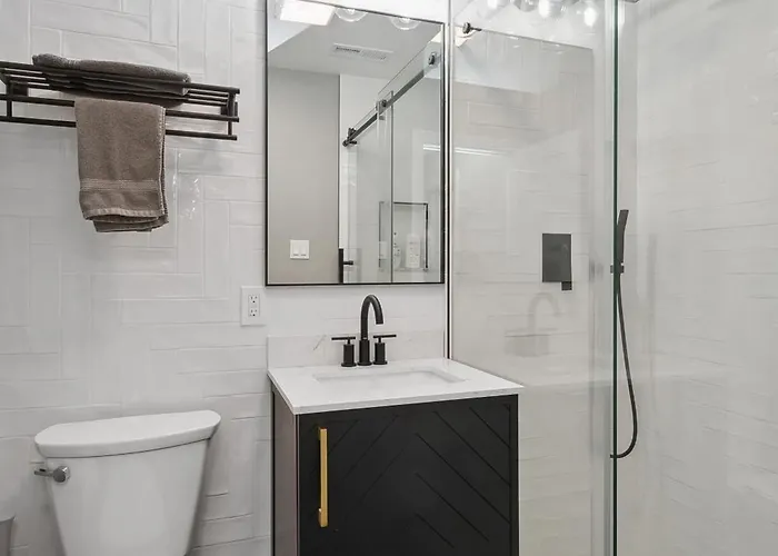 Brilliant Downtown 3-bedroom Apartment